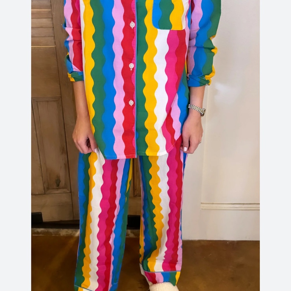 Colorful Wave Pattern Women's Pajama Set